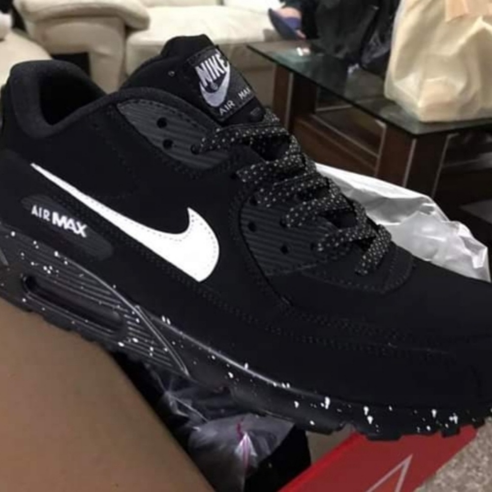 Nike Air Max - Picture 2 of 4